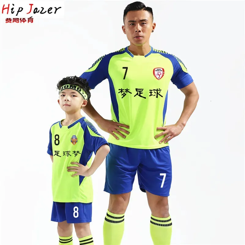Toppkvalitet Ankom män Kids Soccer Jerseys Sports Training Set Stried Football Suit Uniform 240312