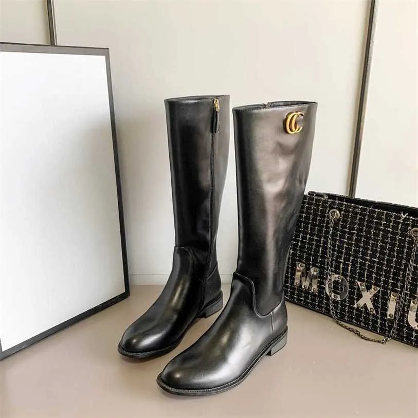 13% rabatt på sportskor 2024 g Family Cowhide Round Head Long For Women New Metal Letter Slim With Side Zipper Flat Bottom Knight Boots