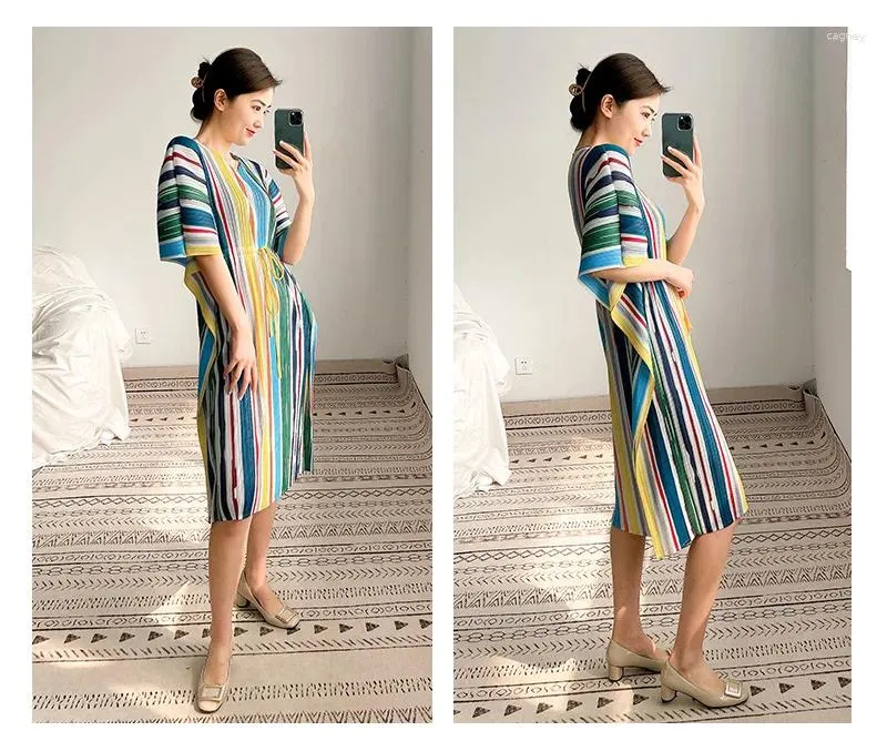 Sukienki imprezowe Sprzedawanie Fold Fold French Painting Paint Stripe Stripe Sukienka z rękawem Batwing w magazynie w magazynie