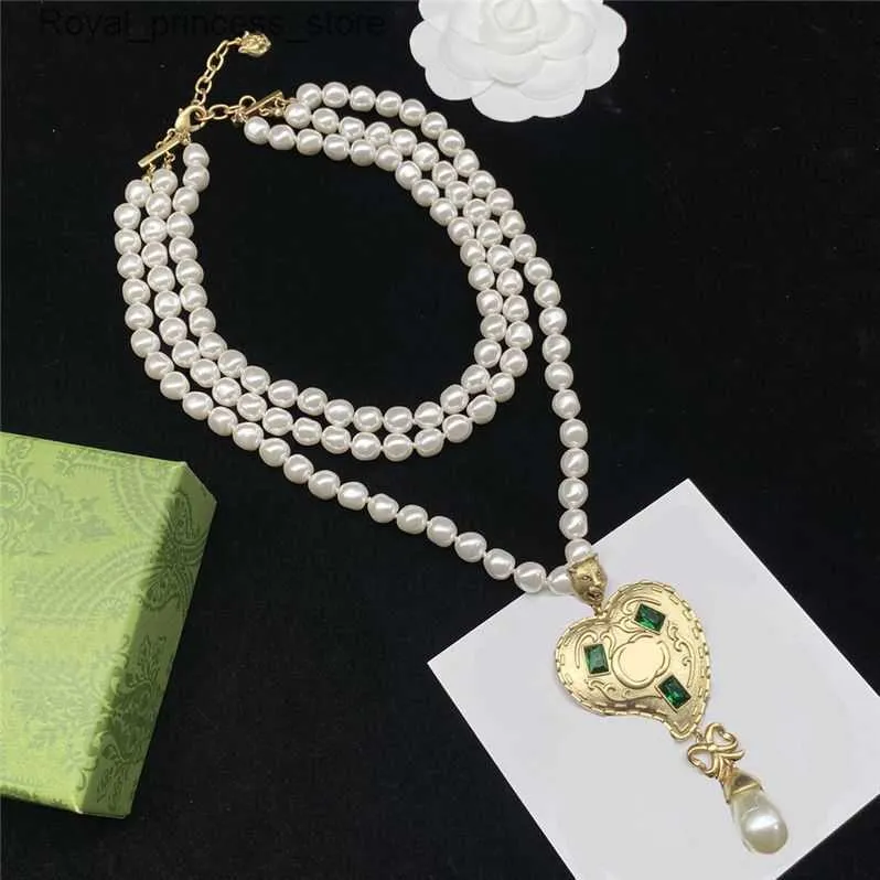 Conjuntos de joyas de boda 2023-Pendientes de perlas de amor de lujo Collares nobles exagerados Colgantes de corazón de esmeralda Conjuntos de joyas Regalo de cumpleaños Aniversario Q240316