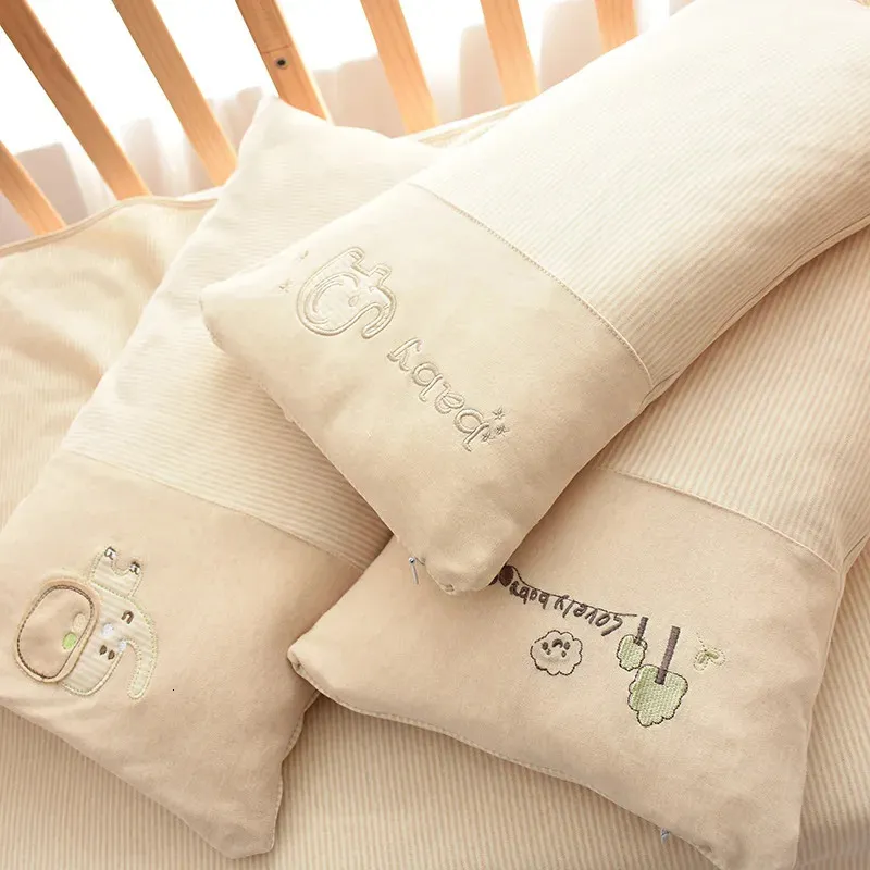 Almofadas de bebê algodão bordado suor-absorvente respirável travesseiro fronhas conjunto infantil cama meninas meninos quatro estações 240315
