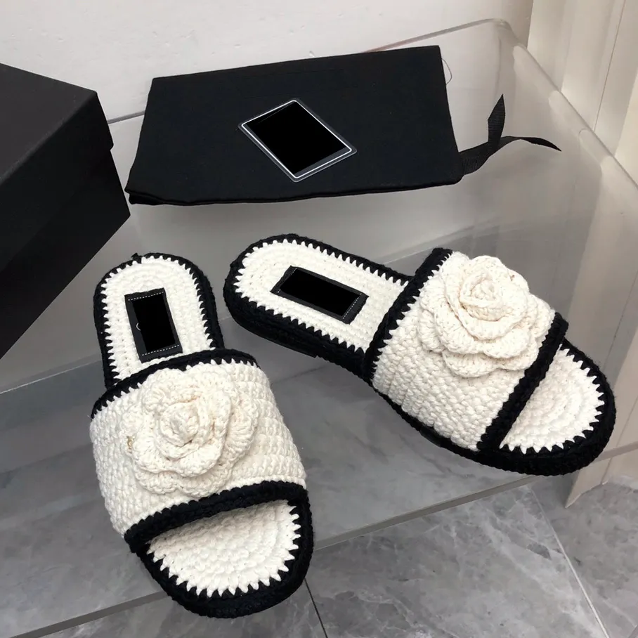 Womens Designer Chinelos Camélia Sapato Sandálias Planas Mão Tecido Crochet Floral Chinelos Pesados Lã Fio Tecido Sandálias de Verão Sapatos de Praia com Saco de Poeira
