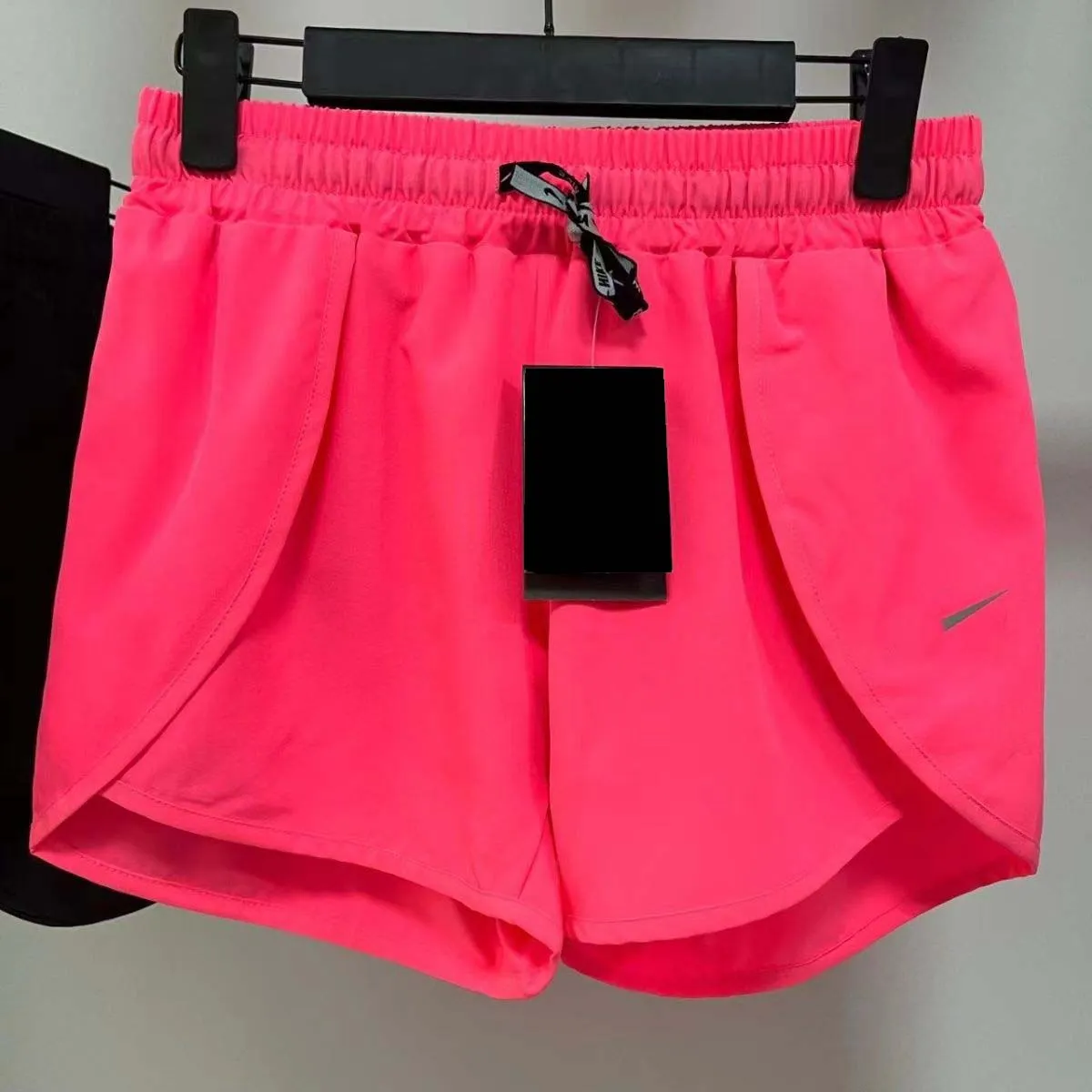 Sommer-Sport-Shorts für Damen, Fitness-Yoga-Shorts, schnell trocknend, auslaufsicher, neues Futter, auslaufsicher, gefälschte zwei Stücke Elastizität