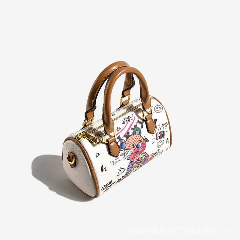 Women's Anime Fashionable Graffiti Cute Little Bear Cartoon Girl Single Shoulder Skew Straddle Bag Handheld Boston Bag