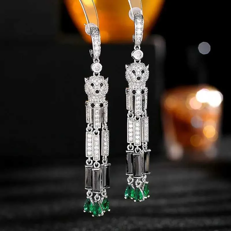 Dangle Chandelier Europa e América Hot Moda Jóias Luxo Zircon Borla Pingente Leopardo Brincos Longos Elegantes Mulheres Acessórios de Noite 24316