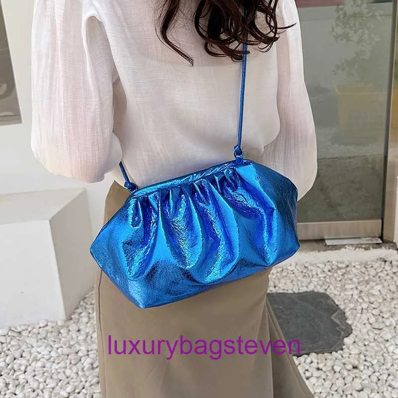 Designer Bottgss Ventss Pouch Tote bags for women online store Bright face pleated cloud bag fashionable and high end single shoulder solid With Real Logo