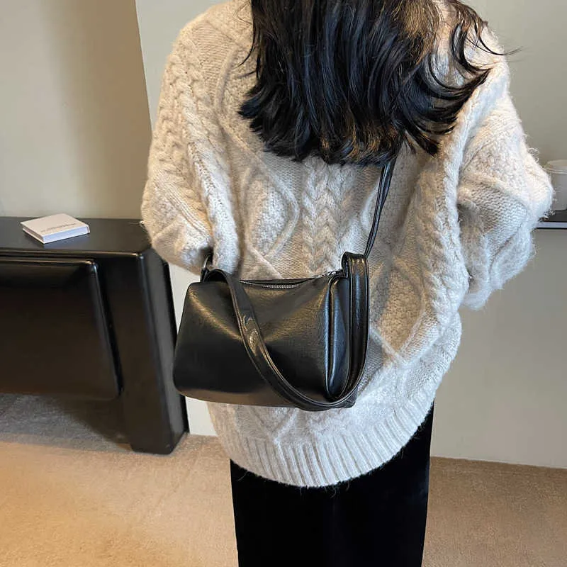 Sac à bandoulière en cuir souple pour femmes, tendance de printemps, édition coréenne, grande capacité, asymétrique épaule dénudée, pour les déplacements Boston