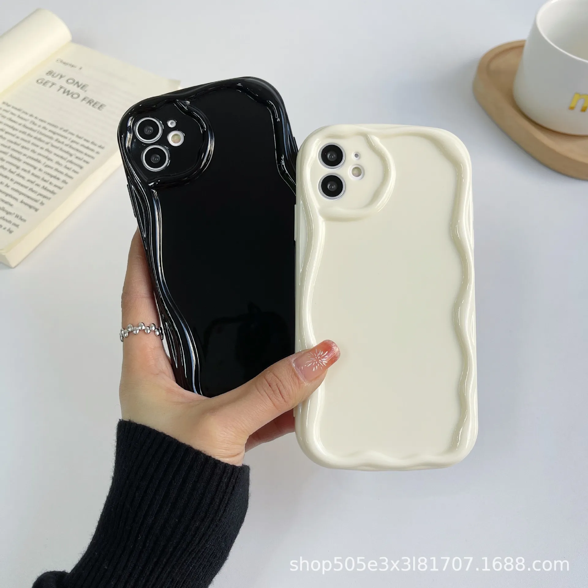 투명한 새로운 TPU 크림 쉘은 Apple 11 휴대 전화 보호 커버 크림 간단한 브래킷 휴대 전화 케이스에 적합합니다.