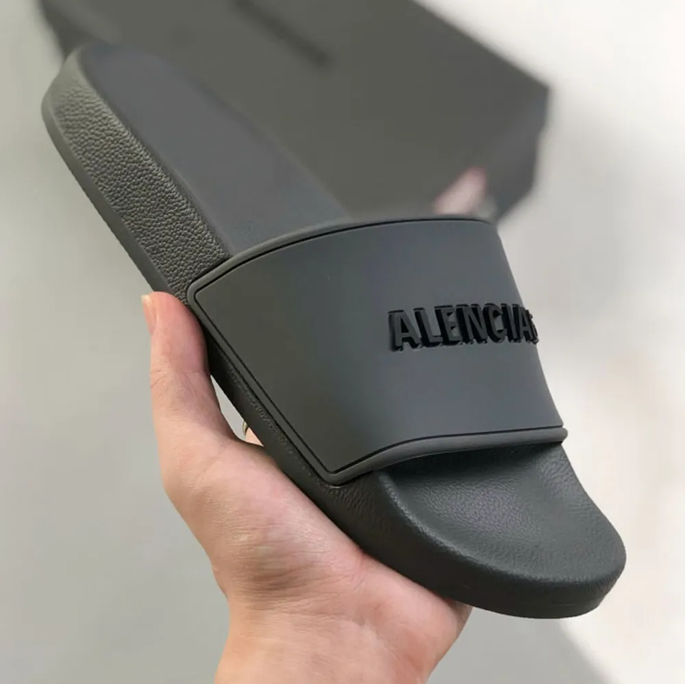 DHgate.com:Mens Balenclga-Inspired High-End Designer