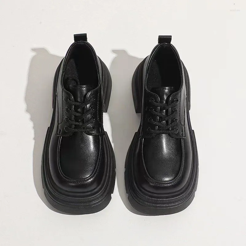 Casual Shoes Vintage Leather Single 2024 Spring Women's Chunky Heels Bekväm plattform