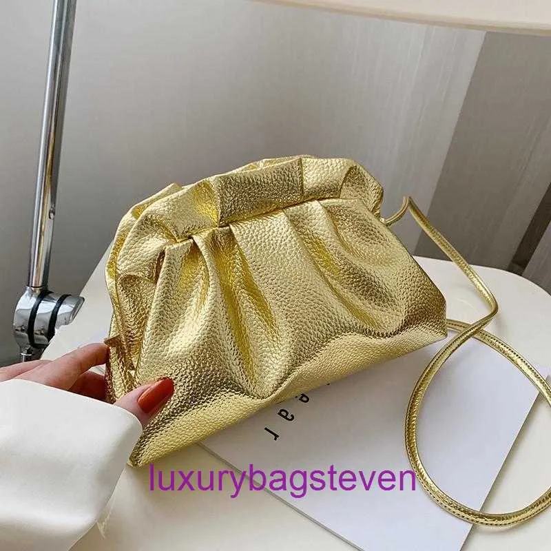 Bottgss Ventss Designer Pouch Borse a spalla negozio online borsa da donna a pieghe borsa a tracolla singola versione coreana piccola con logo reale