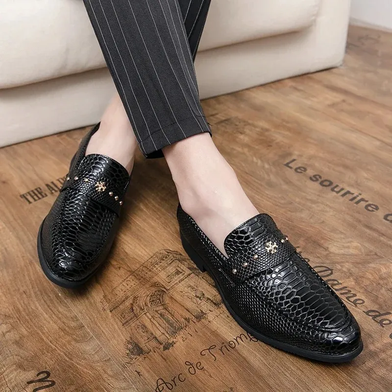 Scale Pattern Men's Black Formal Leather Shoes Business Low-Top Men's Shoes off Banquet Embossed Loafers Men's Shoes