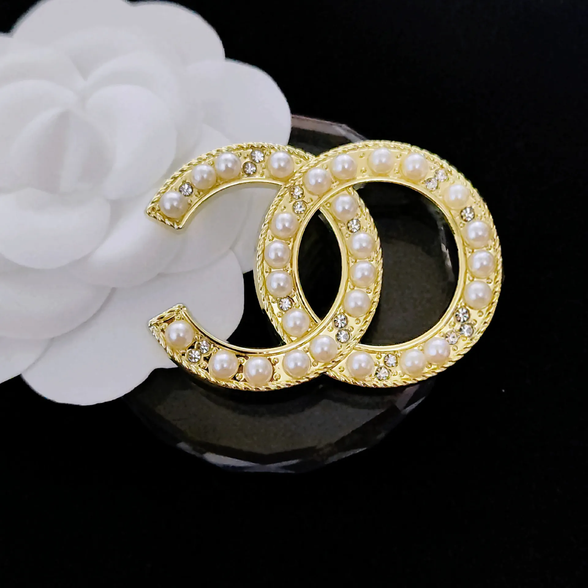 20 Style Vintage Brand Desinger brosch lyx kvinnor broscher kostym stift smycken tillbehör gifter sig bröllopsfest gåva