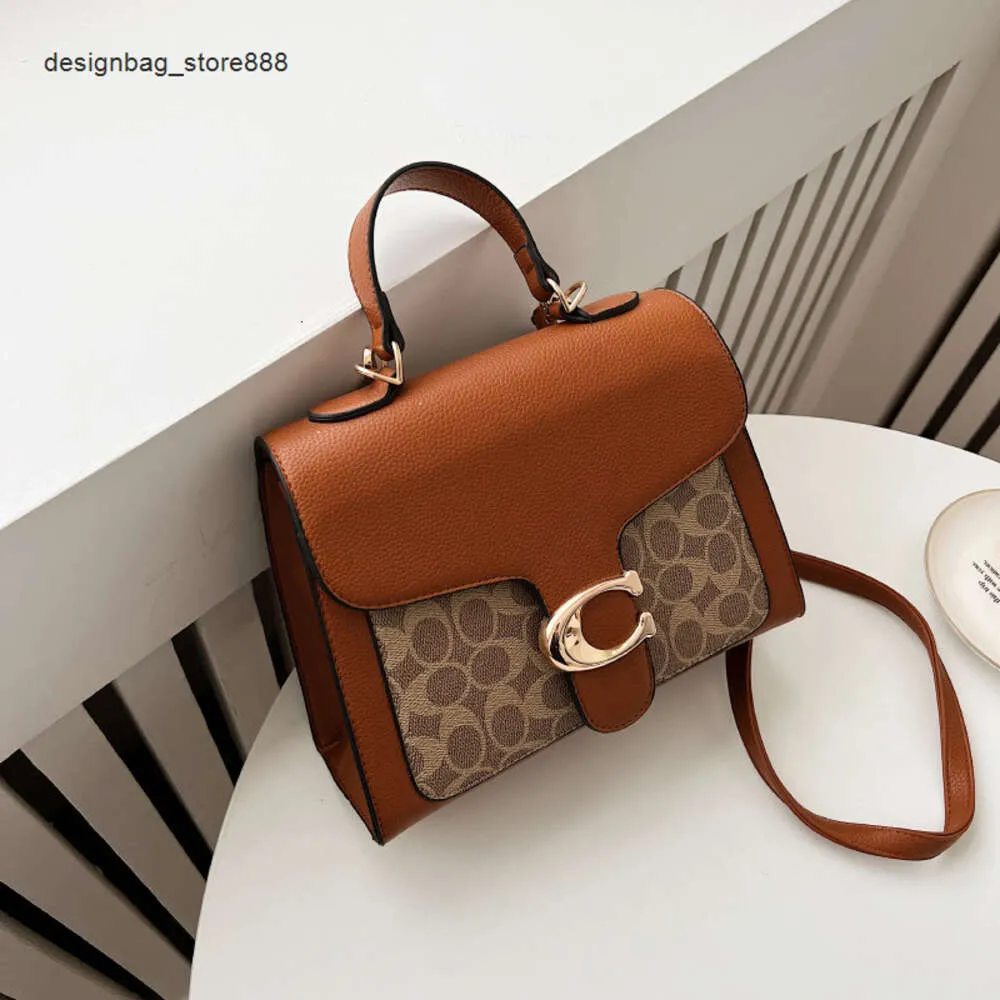 Stilvolle Handtaschen von Top-Designern. Spezielle Tasche für Damen, neue Tabby-Einzelschulter-Crossbody-Handtasche, gespleißter Umschlag unter dem Arm