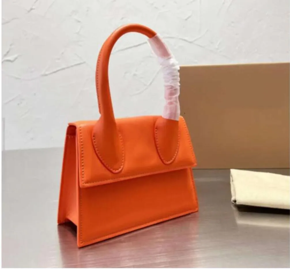 Borsa a tracolla J di alta moda e fascia alta, una borsa a tracolla di alta qualità c, versatile borsa a tracolla giapponese casual primaverile e autunnale da donna