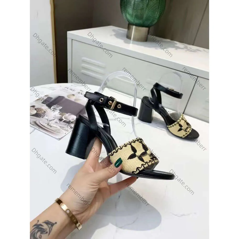 2024 Classic Original Luxury Designer Brand Sandals Womens Fashion Sexy High Block Heel Genuine Leather Ankle Strap Summer Pp Straw Sandal Weddin