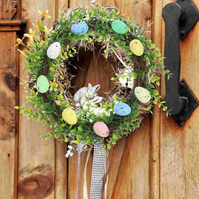 Dekorativa blommor påskkrans främre dörr ägg hängande rotting vårfest favorit