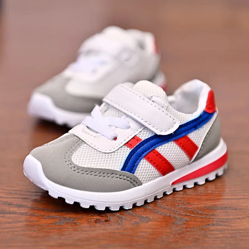 Vier Jahreszeiten Kinder Turnschuhe Kinder Schuhe Weiche Sohle Rutschfeste Casual Student Laufen Mode Atmungsaktive Baby Schuh 240307