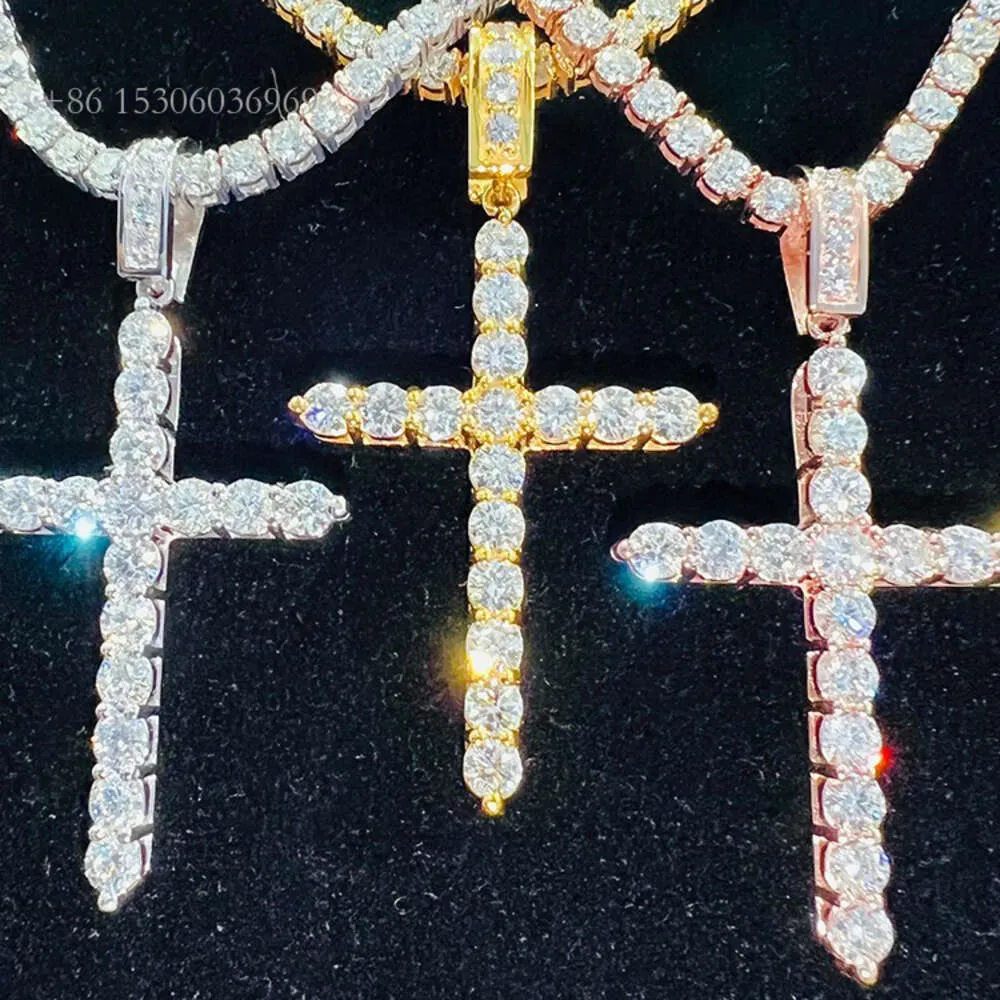 Anpassad Cross Moissanite Pendant Fashion Hot Sale Sier Gold Plated Fine Jewelry Necklace