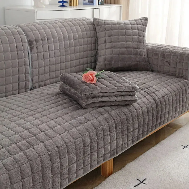 Velvet Sofa Cover Universal Plaid Plush Nonslip Thighted Living Room Warm Flanell Cushion Armstor Back Handduk 240304