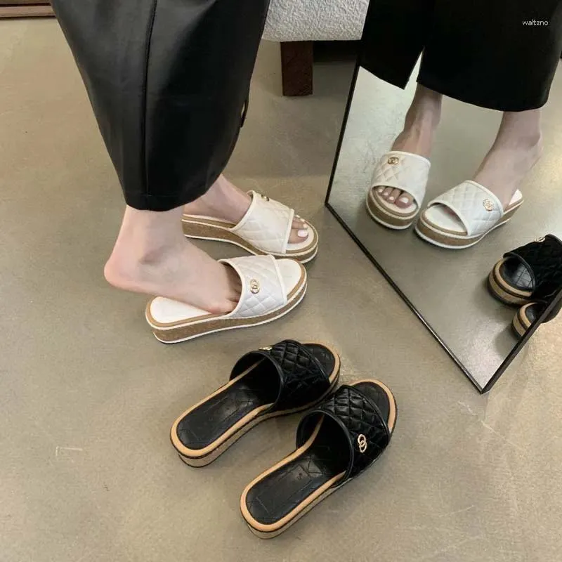 Sandales à talons blancs pour femmes, pantoufles noires de styliste, plate-forme tissée en paille, chaussures d'été à talons hauts, décontractées, de plage