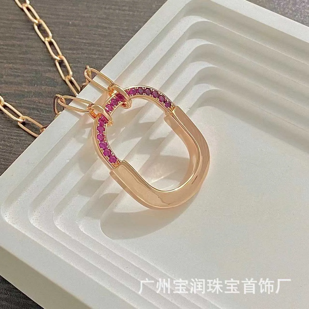 Ontwerper tiffay en co High Edition Lock Nieuwe roze diamanten halsketting Medium Small 18k Rose Gold Fashion Level Sense Item