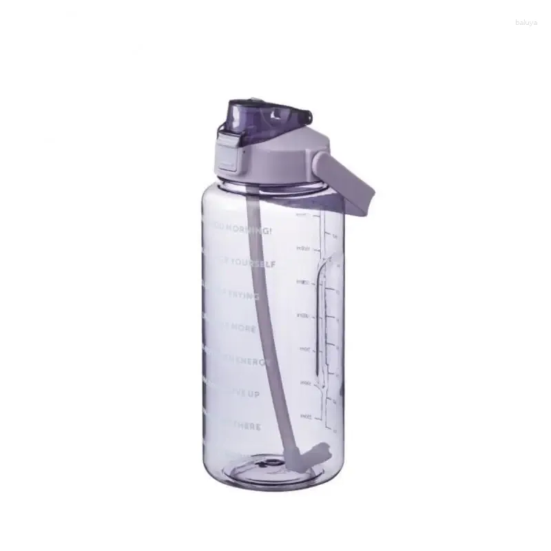 Vattenflaskor flaska 2 liter stora kapacitet klistermärken som dricker utomhussportläcksäker frostad kopp med tidsmarkör dricksvaror