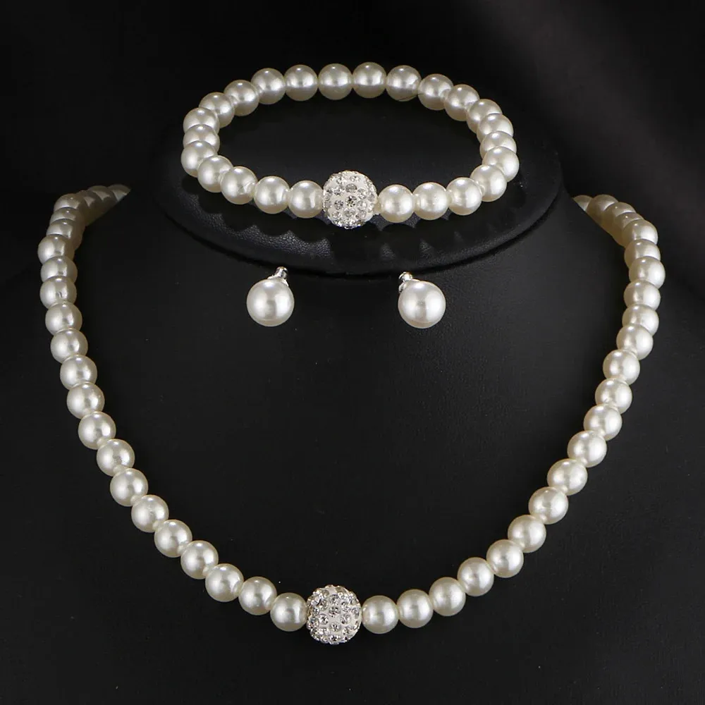 Vintage Simple Faux Pearl Necklace Earrings Jewelry Set for Women Temperament Regency Crystal Choker Banquet Wedding Accessorie 240313