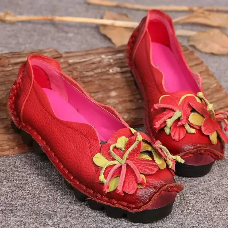 Boots Autumn New Red Floral Soft Flat Bottom Chaussures Sandales décontractées Fleurs rétro Fleurs Femmes Généreaux Cuir Chaussures
