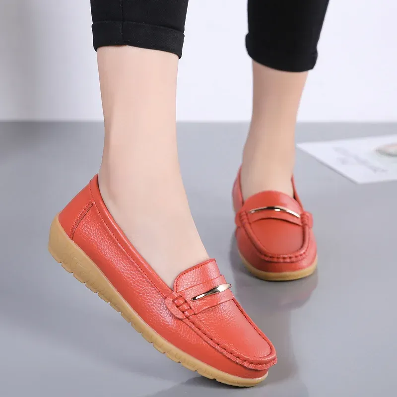 BOOTS 2021 Yeni Orijinal Deri Ayakkabıları Kadın Kadınlarda Kaymalar Moccasins Moccasins Bahar Sonbahar Ana Ayakkabı Büyük Boyut 3544