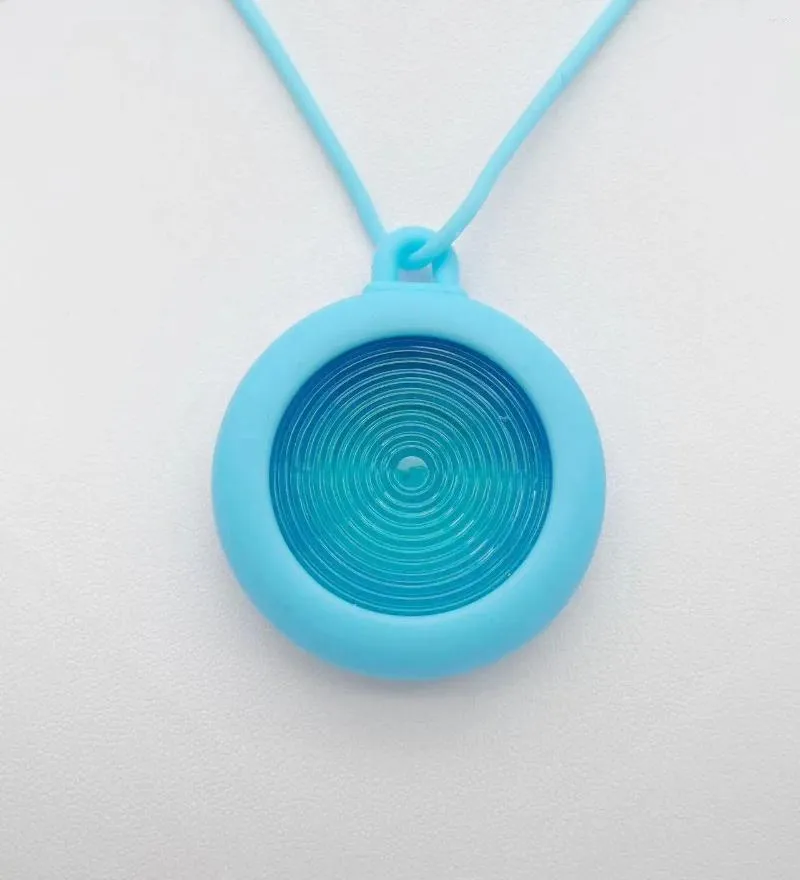 Collane con ciondolo Collana quantistica in silicone da 10 pezzi Mini disco biologico da uomo per donna Chi universale