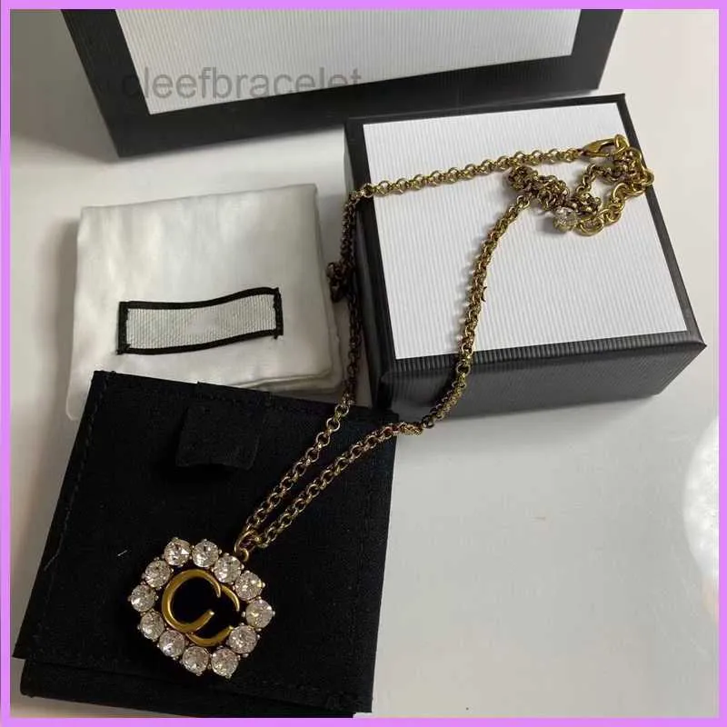 Designer Necklace New Women Fashion Bracelet Retro Letters Daimonds Necklaces Womens Bracelets Jewelry Set Ladies For Party Gifts D222258F