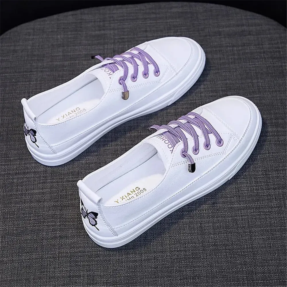 Stövlar kvinnor vita broderi skor 2021 ny ankomst mode casual plattform lägenheter andas komfort skateboard vulkaniserade sneakers