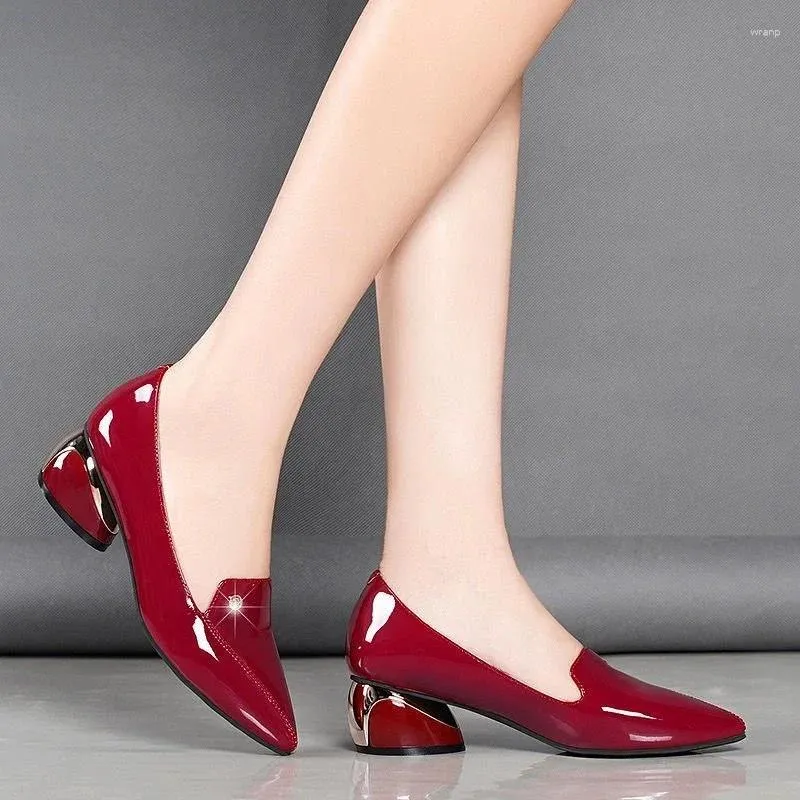 Chaussures habillées Plus Taille 34-42 Ol Office Lady Cuir Verni Noir Bout Pointu Bateau Med Talons Pompes