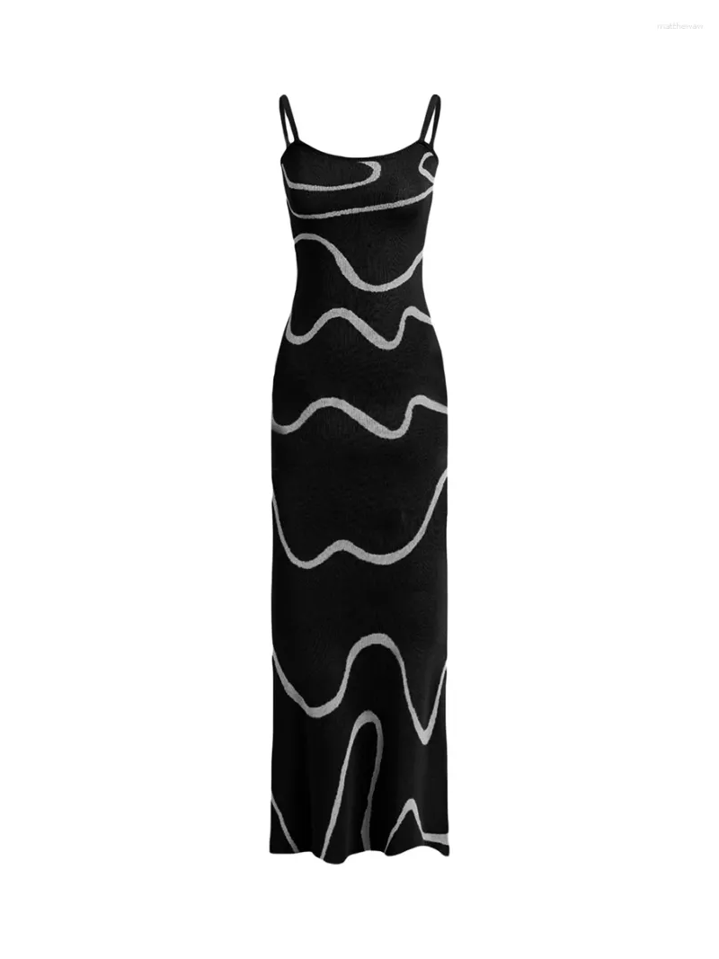カジュアルドレス女性S花柄のスパゲッティストラップノースリーブミディドレスが腰とボディコンフィット - スタイリッシュな夏のチューブキャミ