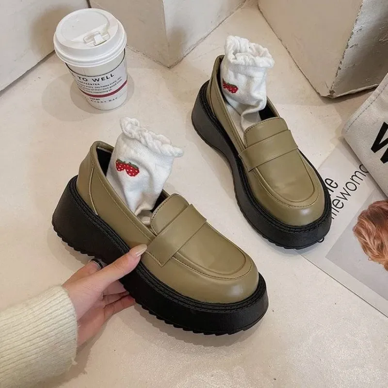 Botas APANZU British Style Plataforma plana Pão mocassins para sapatos de couro feminino 2021 outono e inverno Novo AllMatch One Pedal Single Shoes