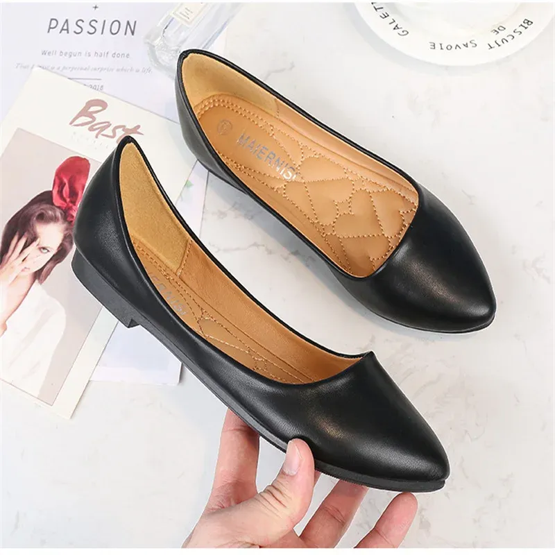 Boots Women Flat Shoes Slipon Pointed Toe Lady Loafers Plus Size 44 45 46 Shallow Single Low Heel Pregnant Woman Flats Zapatos Mujer