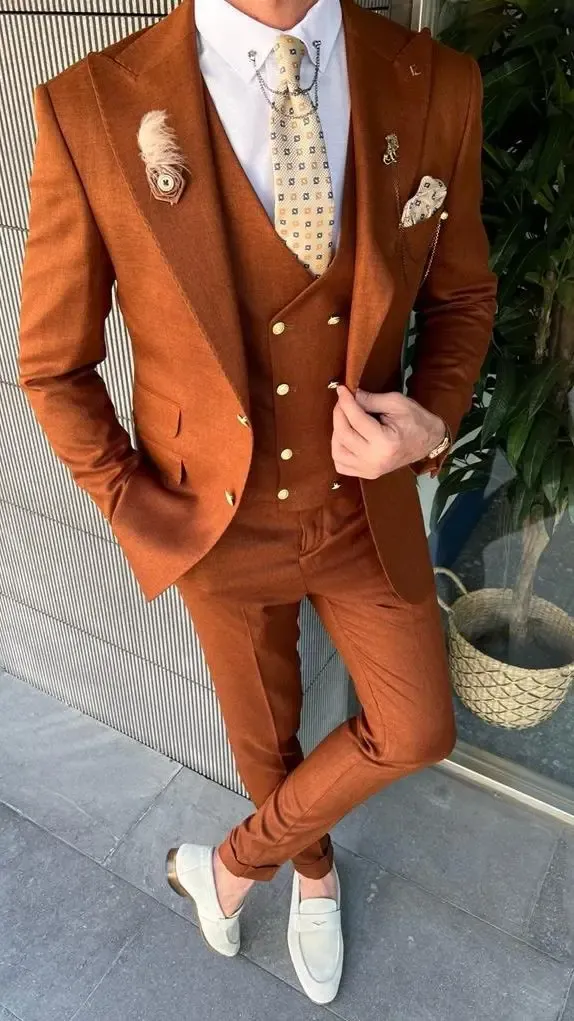 Suits 2023 Latest Rust Color Slim Fit Three Piece Men Suits Peak Lapel Wedding Groom Tuxedos Best Man Dress Terno Blazer Vest Pant