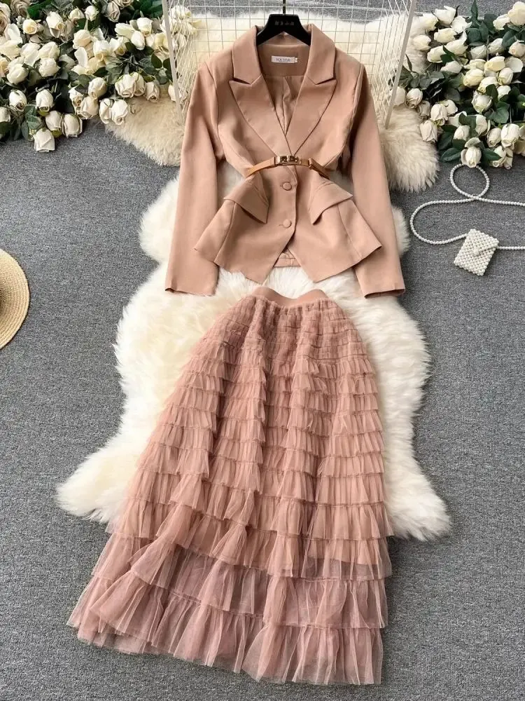 2024 Fashion Designer Suit Set Womens Notched Khaki Blazer Belt Jacket Coat Midi Tulle Mesh Cake kjol Två bitkläder 240315