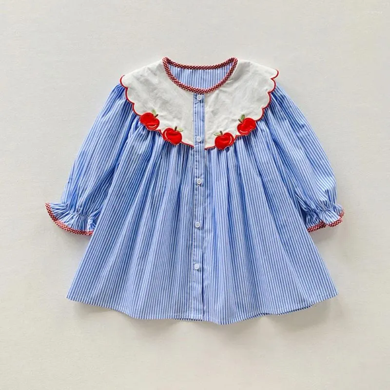 Dziewczyna sukienki Dzieci Spring Stripes bawełniana sukienka dziewczyna słodki wzór haftu jabłkowego kołnierz do lalki pojedynczy piersi mankiet A-line