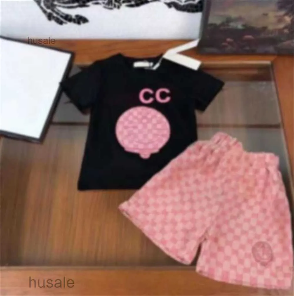 2023 Designer-Kleidungssets für Kinder, T-Shirt, weißes Bule-Monogramm, Shortst-Mode, britische Luxusmarke, Sommer-Kinderschätze und Mädchen-Baumwolle, zweiteilig, heiß, AAA