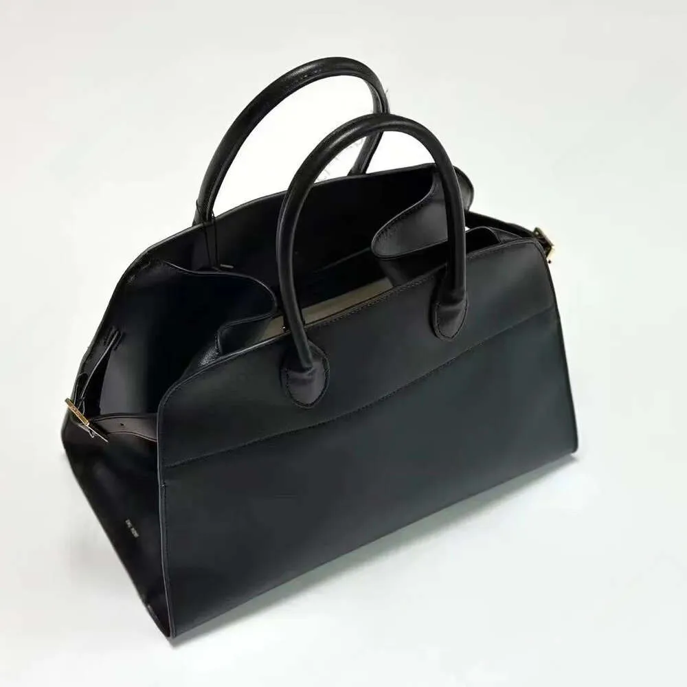 Raden Margaux Belt Bag Designer Stängningsdetal