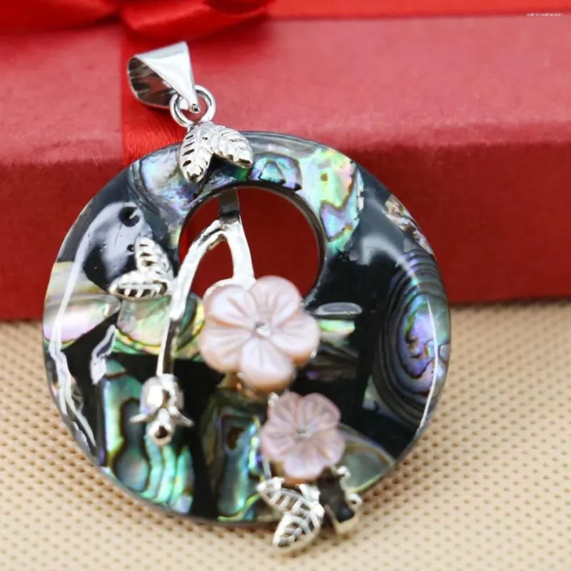 Pendant Necklaces 40mm Natural Abalone Seashells Sea Shells Pendants Embroider Flower Beads Accessories Paua Jewelry Making Design DIY