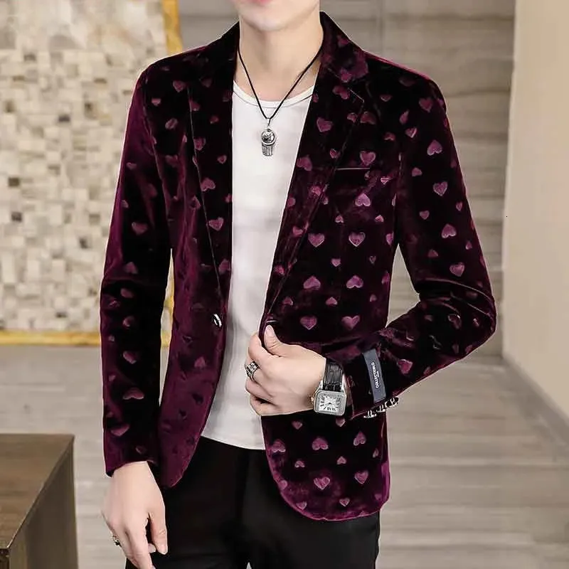 Fashion Heart Print Purple Velvet Blazer Men Fit One Boton Jacket de traje Blazer de boda informal 240309