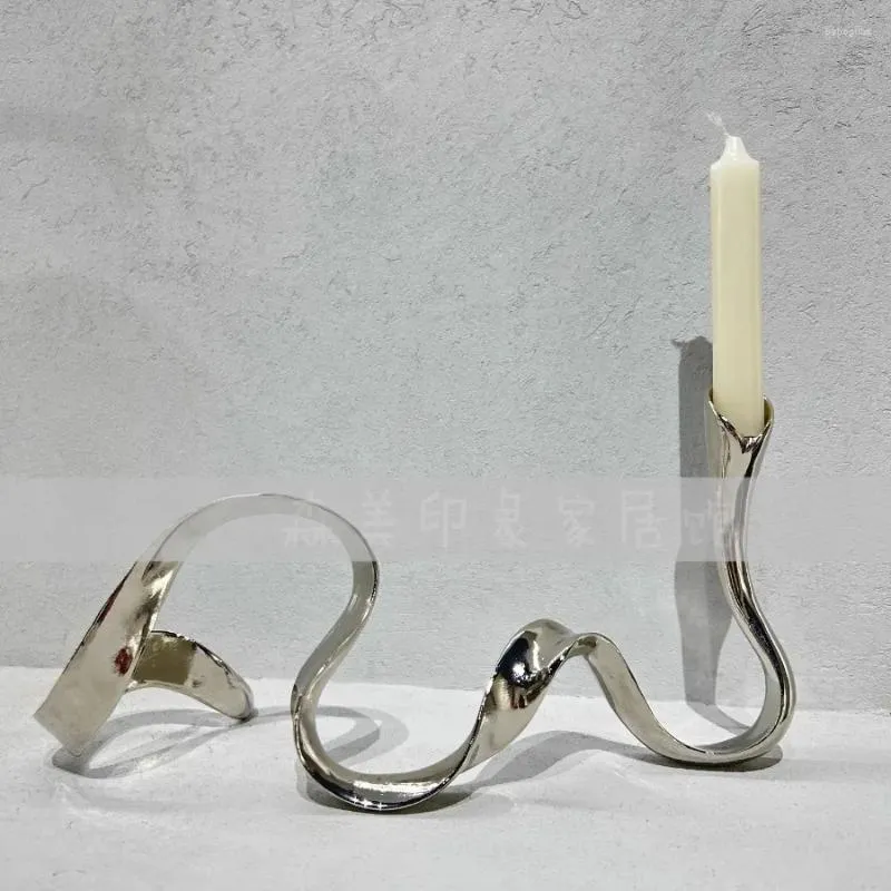 Candle Holders Holder METAL STATOL STALE IREAL EUROUDY Stand Party Romantic U Shape Nordic Candelabros Home