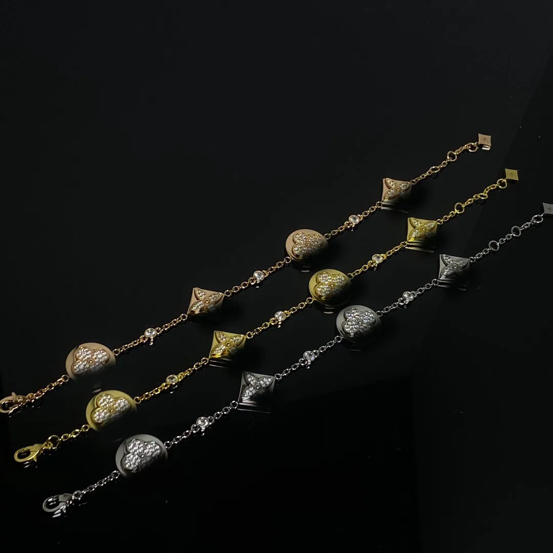 Elegant Chain Bracelet 18K Gold Silver Plated Crystal Clover Flower Charm Pendants Original Designer Fashion Women Wristband Cuff Link Bangle Jewelry With Box