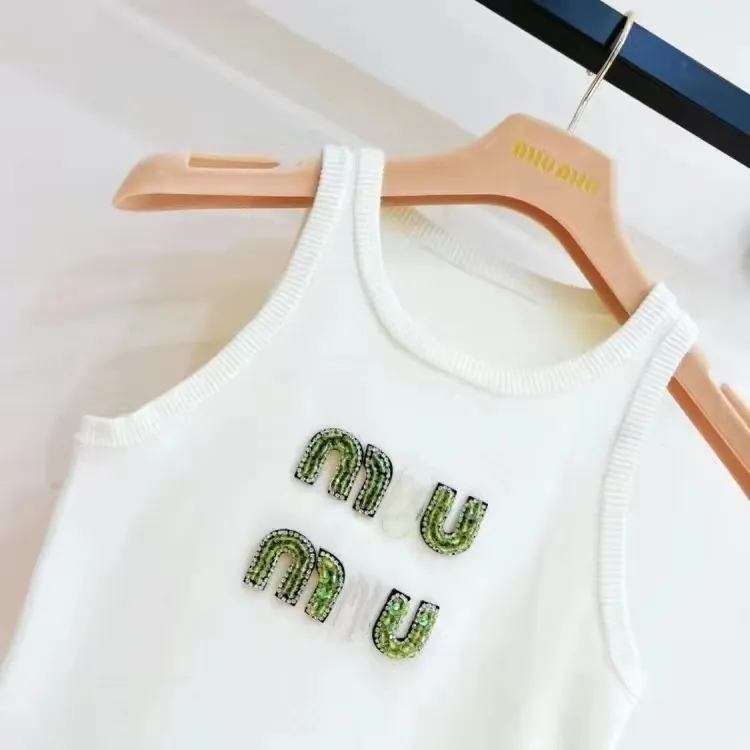 Mui Mui Shirt Femmes Vêtements T-shirt Designer Femmes Sexy Halter Tops Party Crop Top Brodé Débardeur Printemps Été Chemise Dos Nu 7278 Mui Mu 9679