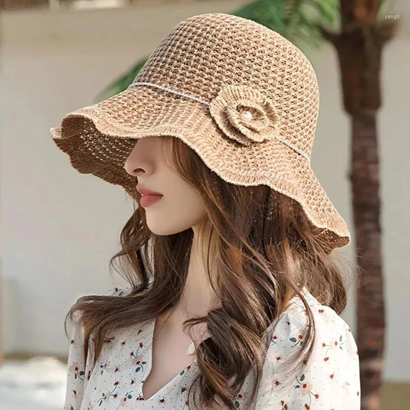 Chapeaux à large bord Petit chapeau de pêcheur évidé frais Femme Été Pliable Plage Paille Fleur Loisirs Soleil