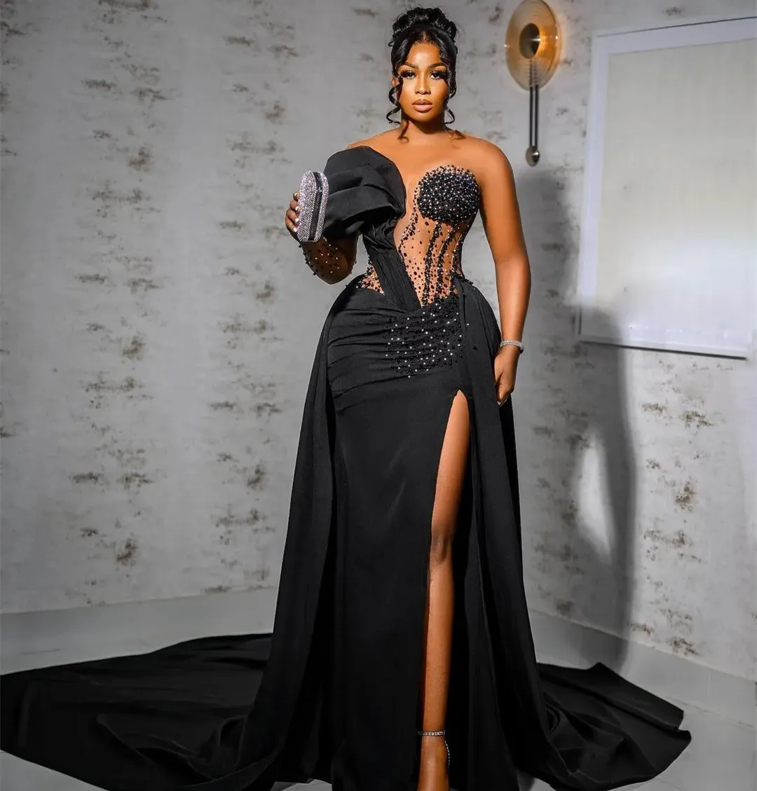 2024 Sexy Black Mermaid Prom Dresses Side High Split Illusion Bodice One Shoulder Long Satin Evening Dress Beaded Pleats Pageant Special Occasion Gown For Women