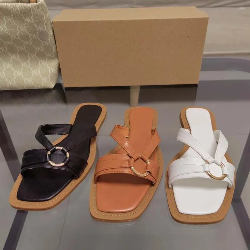 Pantoufles chaussures pour femmes, automne 2024, sangle croisée, tête carrée, fond plat, bouton rond en métal, sandales de plage à bout ouvert